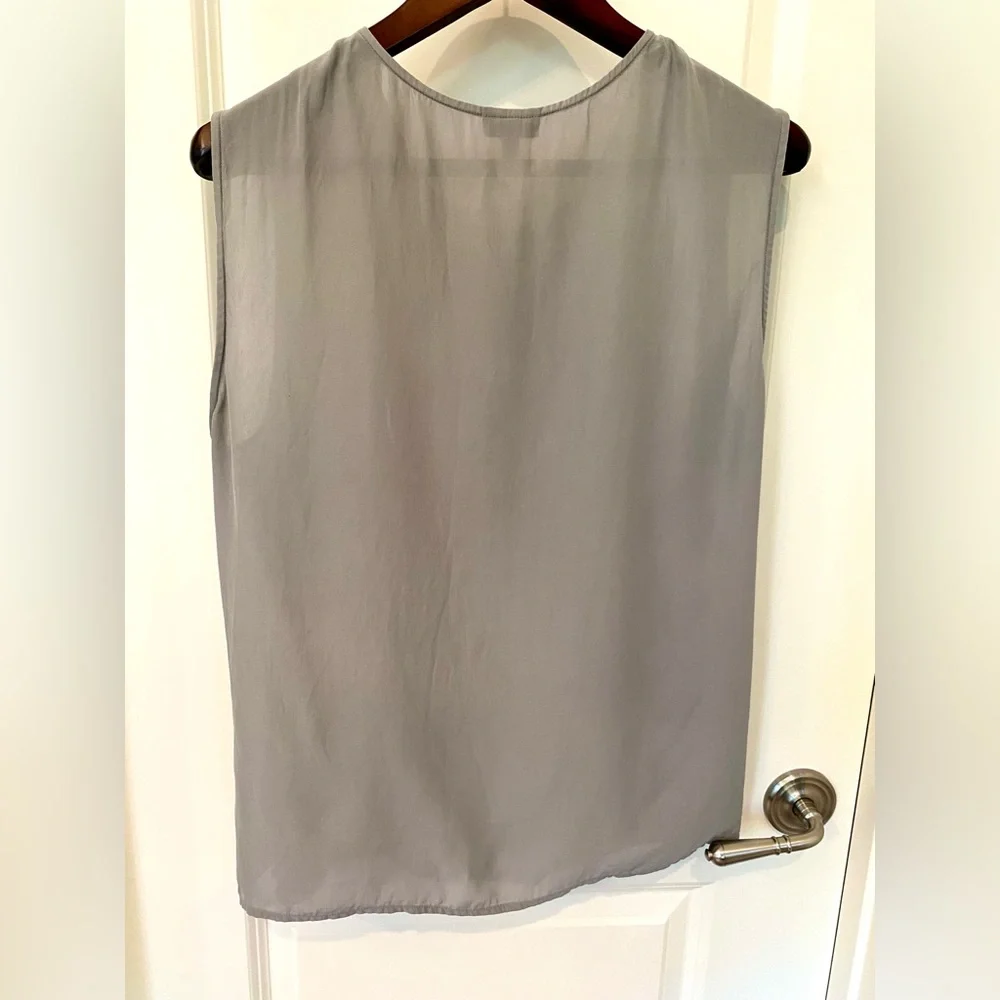 Talbots Gray Silk Sleeveless Shell Blouse with pleat details Size 18 - Picture 2 of 12